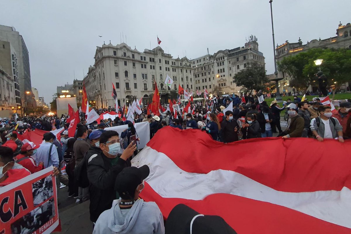 RT @Agencia_Andina: #AndinaEnglish Peru: Citizens march through streets of Lima https://t.co/YfeXHgdv0U https://t.co/PmYSlONrNm