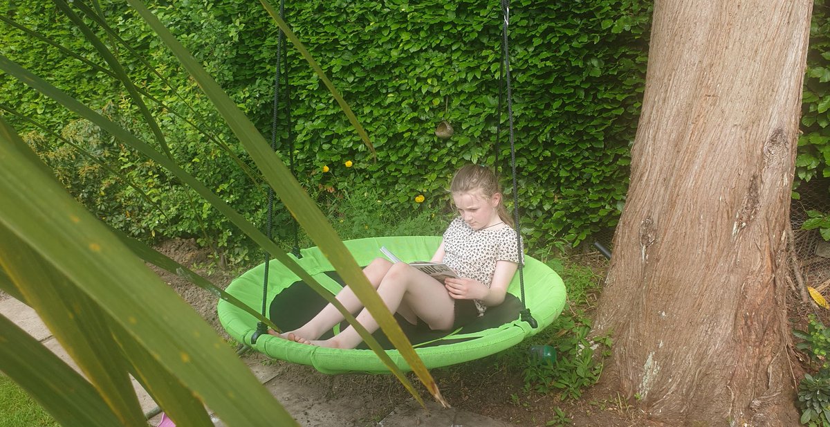 pdiddy53d's tweet photo. Relaxing afternoon in her new swing, catching up on a good book. @stpatsyr3 @stpatsreading https://t.co/xJlmidPBYn