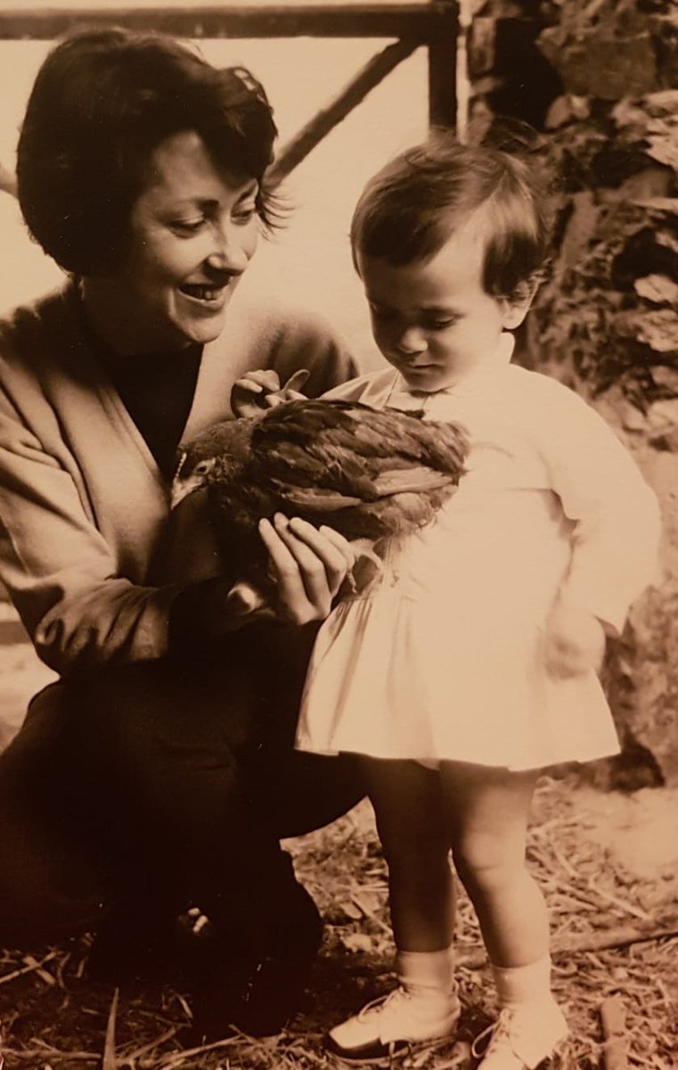 Arlette, Odile et Claude sont partis avant l'heure.
Morts de chagrin et de #désespoir aps des mois d'#enfermement et de solitude imposés ds leur #EhpadPrison.
Nous n'oublierons pas que votre ignorance de nos SOS  @brigbourguignon, a conduit à ces drames et nous laisse orphelines.