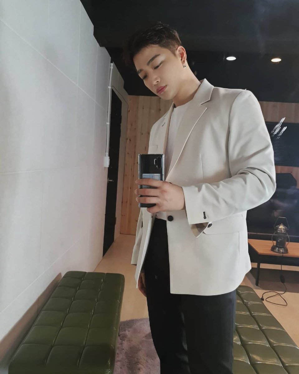 FBsNTB1's tweet photo. «🌐» ACTUALIZACIÓN DE SANGWOOK EN INSTAGRAM

😉

➡️https://t.co/PWZ99KmGzU

#ntic #n_tic #sangwook https://t.co/990kDaRu6w
