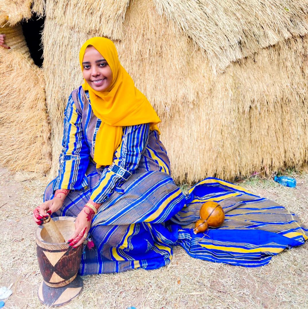 kifaaxmatan's tweet photo. Si kasaba ha noqotee so jireenka dhaqankiyo somaalinimada dadka kaga sareynaa.
#culturalweek @SIMADUniversity  
#Mogadishu #Somalia https://t.co/EaKVQ99Lj7