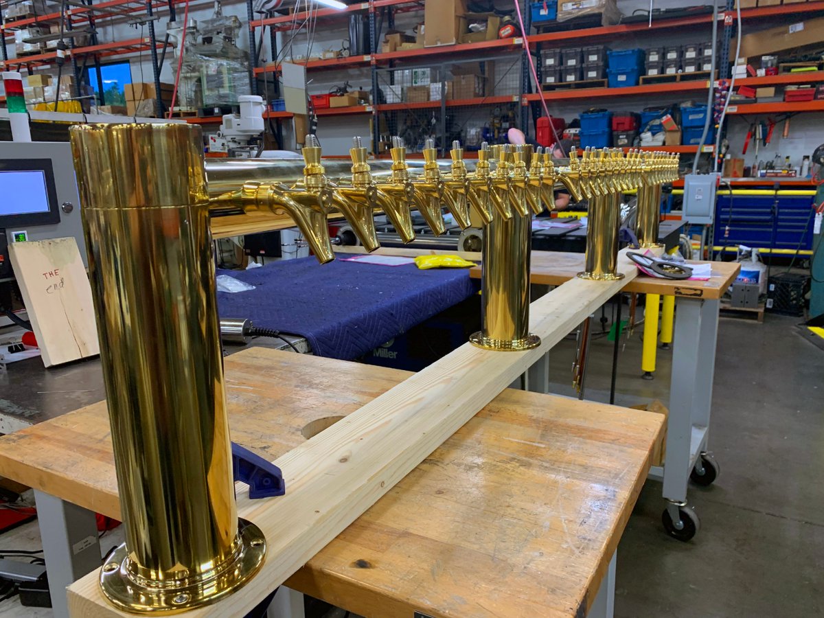 MicroMatic's tweet photo. Need a custom color draft tower and drip tray? We offer hundreds of #powdercoat finishes in solid colors, metallics, and textures to complement your bar top and perfect your theme. If you dream it, we can build it. 🇺🇸🍻
#MadeInUSA #MicroMatic #CustomTower #BeautifulBars #Tampa https://t.co/FhMIX5ZFLY