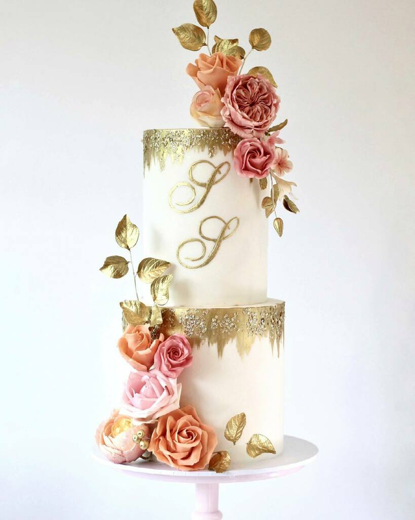 #Gurdwara celebration for S&amp;S with gold accents &amp; sugar flowers. Congratulations <a href="/sangeeta/">Sangeeta</a>.k.s 
.
.
#gurdwaracake #nikkahcake #bridetobecake #peachypinkcake #sheffieldcakes #sheffieldweddings #sheffieldweddingcake #yorkshireweddingsuppliers #yorkshirewed… instagr.am/p/CPoWX3mg9m_/