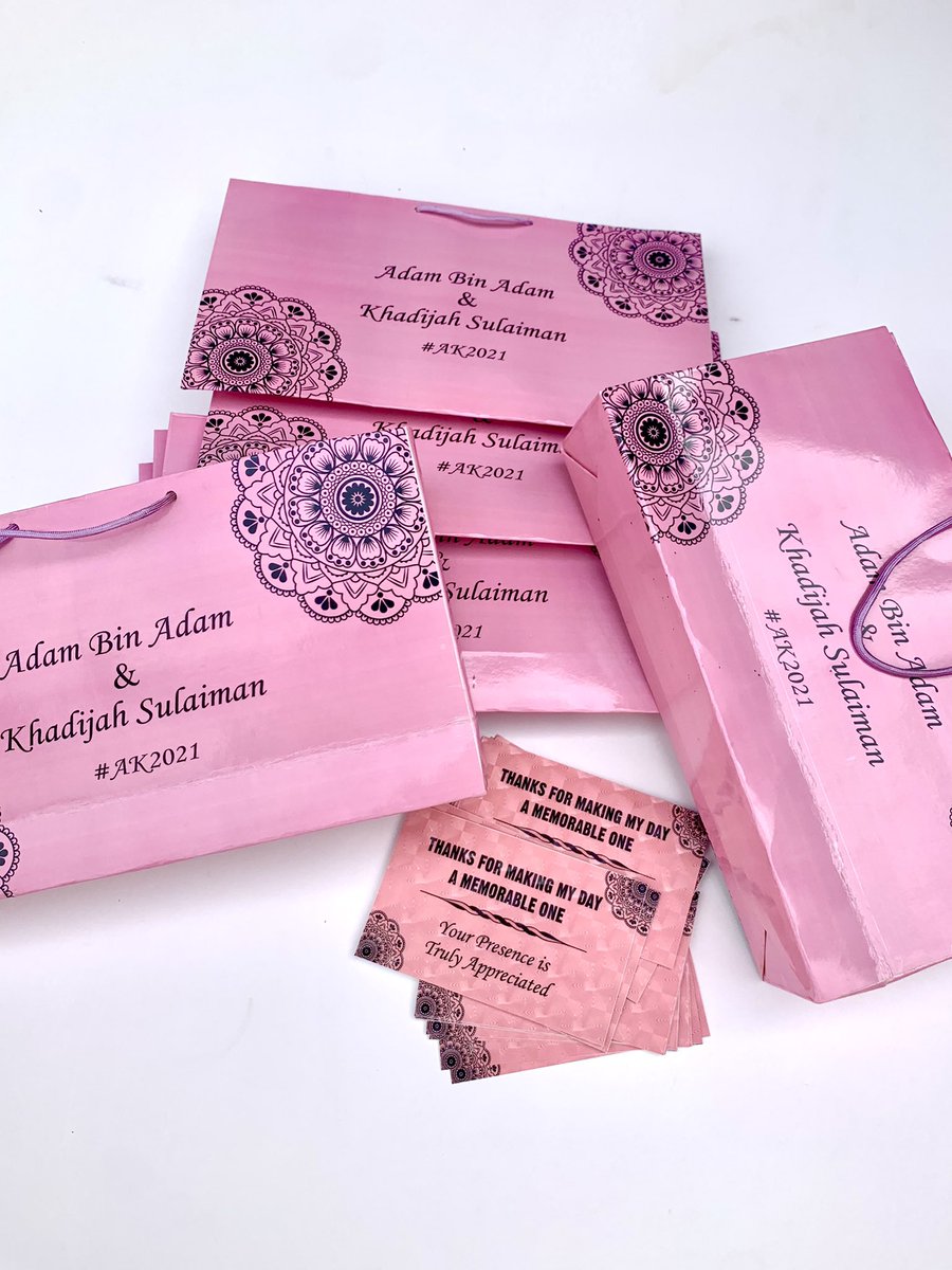 lic_designs's tweet photo. Bridesmaids paper bags 😍😍 https://t.co/SclqMQGGwE