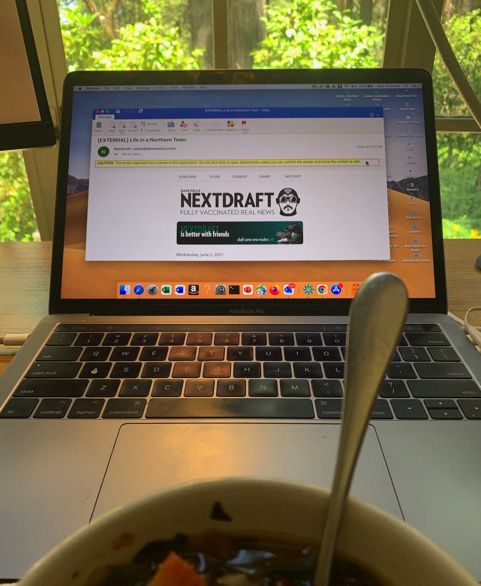stevesarner's tweet photo. Well, here's today's #Nextdraft, must be lunch time with @davepell once again. https://t.co/qrQ1VMGh8J