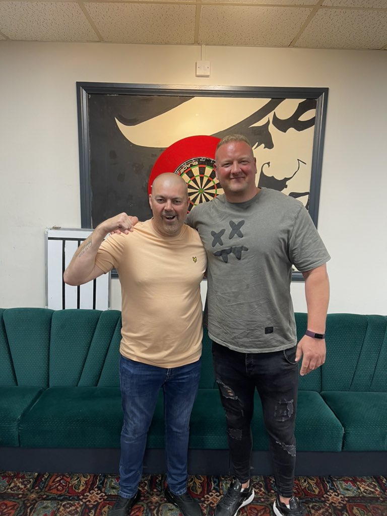 DINOSAURACE's tweet photo. Me and the main man @WesNewtonFans https://t.co/GahGDccWL5