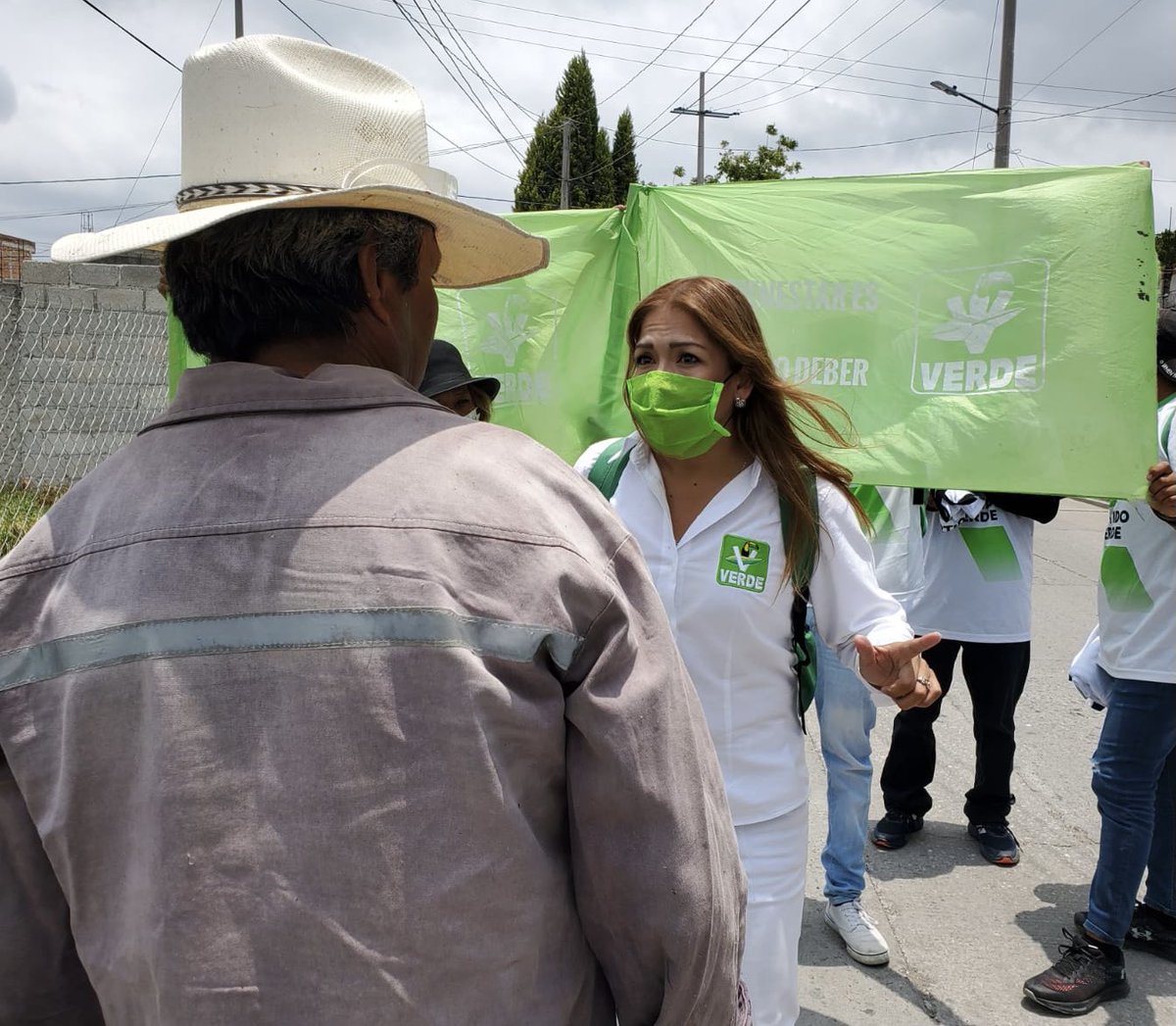 CuautlancingoPV's tweet photo. En el último día de campaña nuestra candidata a presidente municipal Mónica López visitó la #SanLorenzoAlmecatla. ¡Gracias a todos por su recibimiento! 💚
#VotaVerde #ElVerdeSiCumple #FuerzaVerde https://t.co/zAAWOB5878
