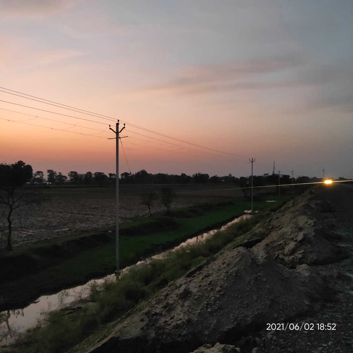 sudha_sugandha's tweet photo. #unknown
#strangepath
#roadtrip
#Runaway
"The path that reveals itself to you is the path you are meant to take." https://t.co/eio5g5bz6M