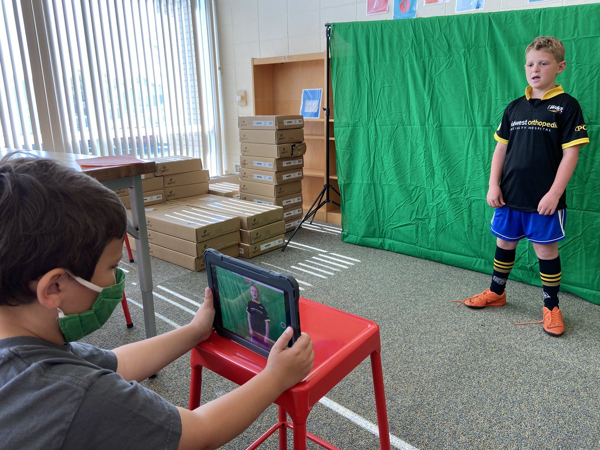 SchlieReed's tweet photo. @OrchardLaneSDNB 2nd graders record their retelling of a fairytale of choice using #greenscreen and will next make movie magic using #iMovie @SDNBSchools #SDNBLearns https://t.co/gEOydaZJ3b