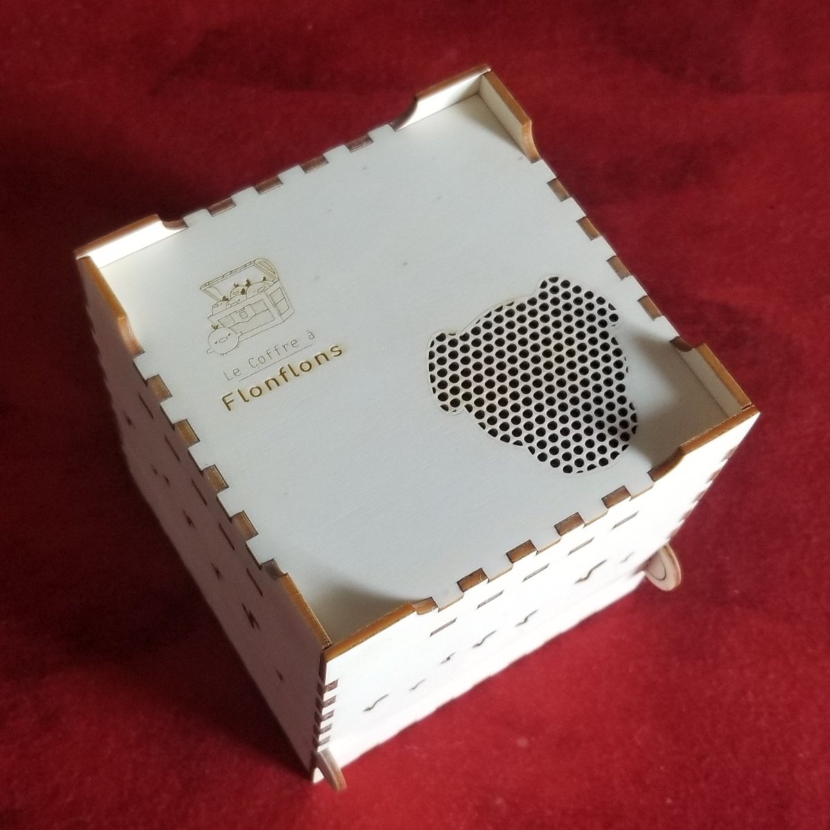 les_flonflons's tweet photo. Voilà la v0.1 de la boîte à musique.
Y'a quelques petits réglages à faire mais j'attends vendredi pour les faire avec l'électronique. https://t.co/cMGCxIamxB