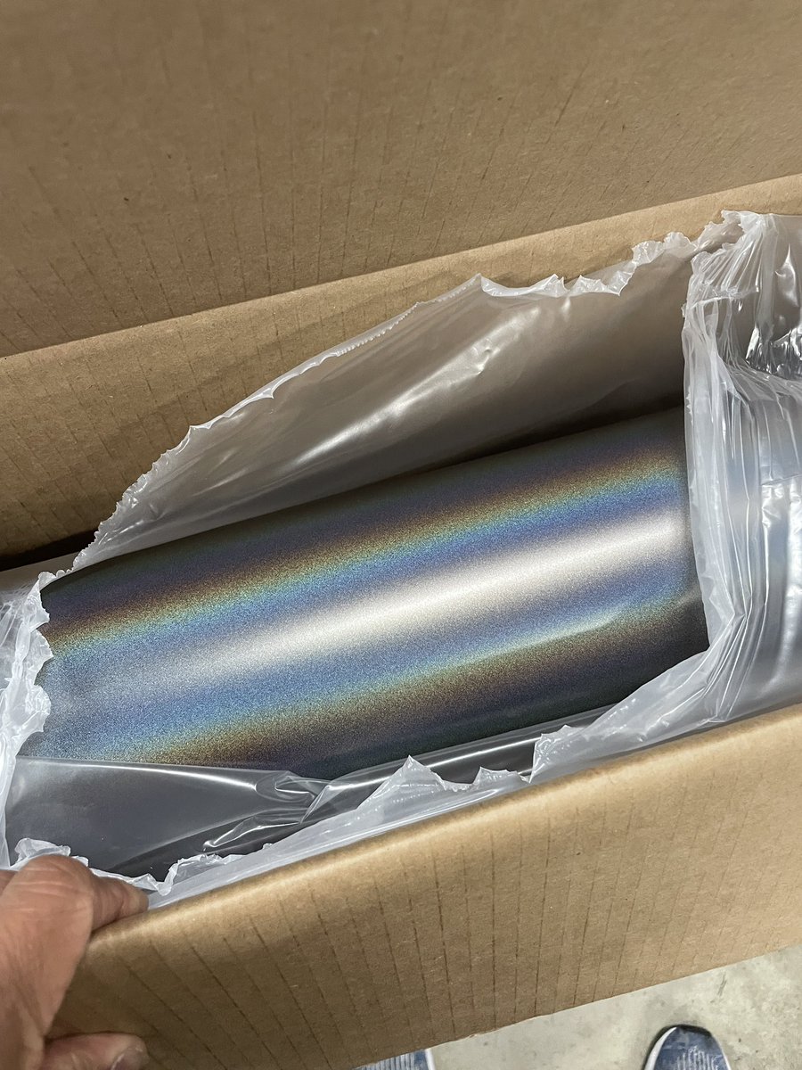 diywrapclub's tweet photo. Aight. It’s about to go down. #colorflip https://t.co/Go5RxpslzM