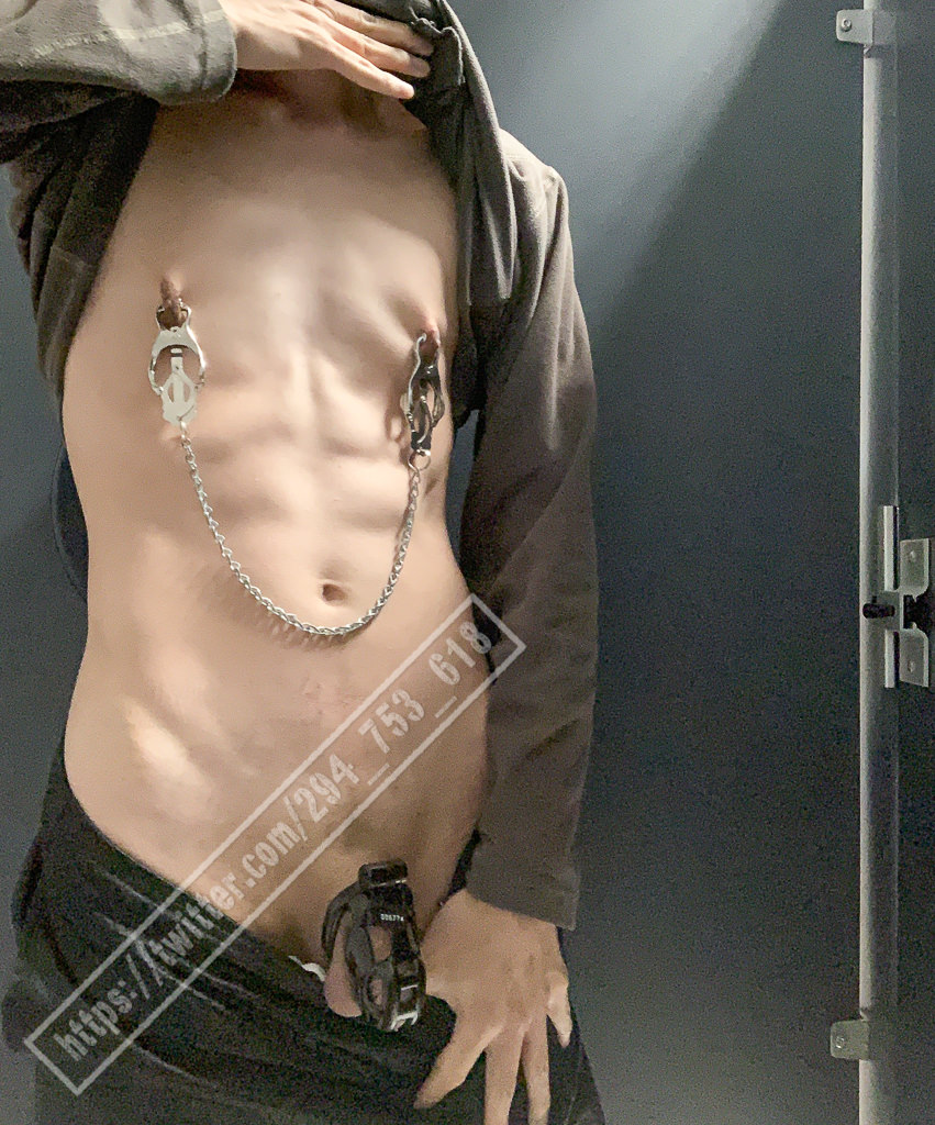 SubCorvus's tweet photo. Circa 27 May 2021.  More of the road trip tradition (1 of 3).
—
#gaybdsm #gaybondage #gayslave #gaysub #malechastity #gaychastity #chastity #chastityslave #lockedboy #teamlocked https://t.co/mRmE3ECZcp