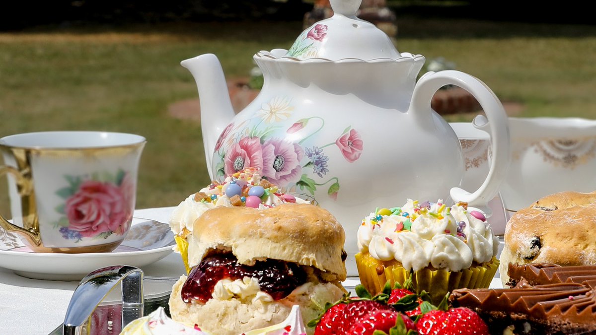 BuyLocalMeals's tweet image. Do you cater afternoon teas and picnics? Are you a dab hand at creating inventive and beautiful bakes that you know customers will absolutely love? Summer is the perfect time to sell picnic boxes and afternoon teas to local customers so why not get started with us today! #chefjob