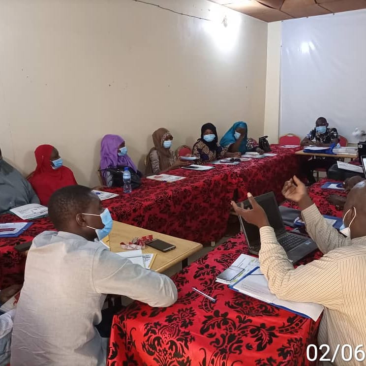 accountlabniger's tweet photo. Après Tahoua, Diffa, Zinder et Tillabéry c'était autour de Niamey la capitale d'accueillir le 5ème café science de capitalisation et de partage d’expériences en matière de gestion et prévention des conflits ce mercredi 02 juin 2021.
@USAID
#Nigerwewant
#electionpeace https://t.co/kErZDpv5W4