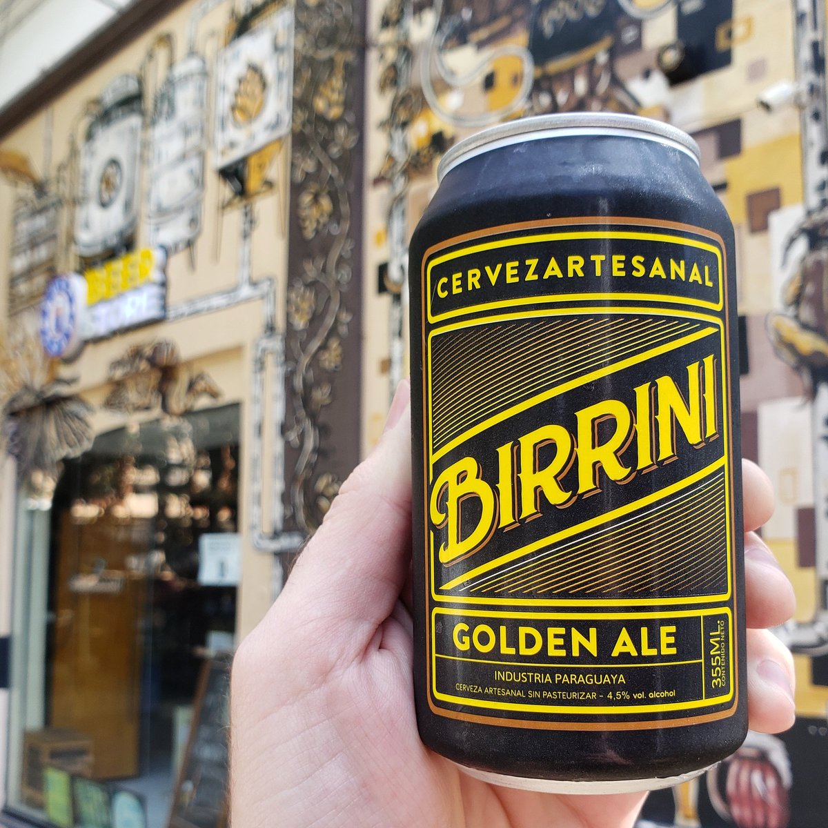 euroshopp's tweet photo. La leyenda hecha cerveza.. Pasa hoy por los #EuroShopBeerStore a probar la @birrinipy la birra oficial de nuestro amigo @carlosturrini 🍻🍻
Pedidos consultas y entregas al:
📲0986222262 - https://t.co/SSnvi3E7aC
#Asuncion #paraguayancraftbeer #cervezaparaguaya #birrini https://t.co/qEbzHDCiX4