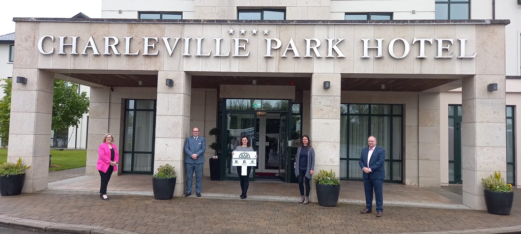 We were delighted to be at the @CharlevillePark this morning to welcome them, and all of #MunsterVales hospitality friends, back again after a long, enforced absence. A huge sense of excitement all round. It’s great to be back! #TourismTogether