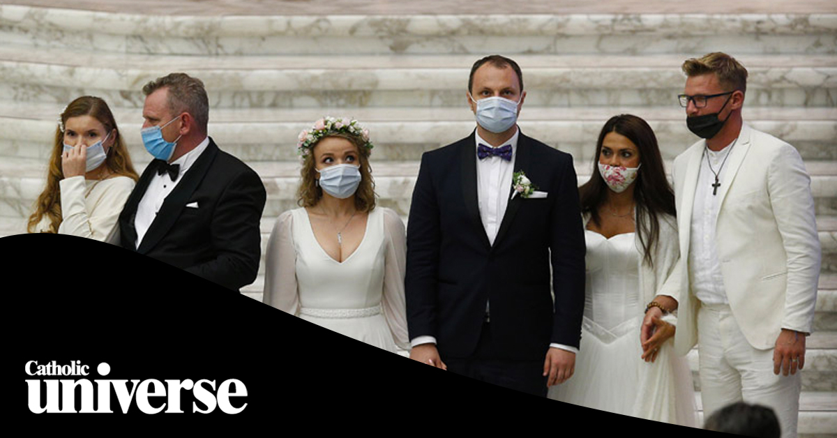 Pope dedicates June prayers for soon-to-be newlyweds.

While uncertainty in the world may deter young couples from taking the next big step in their relationships, the vocational call to marriage is a risk worth taking, Pope Francis said. 

thecatholicuniverse.com/pope-dedicates…