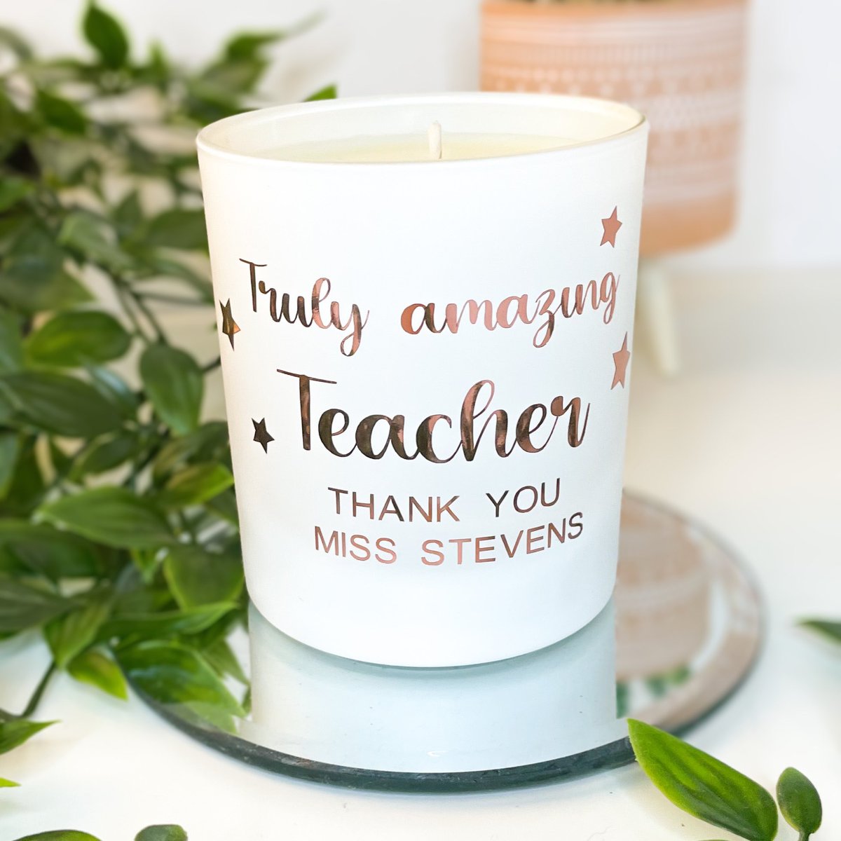 ⚠️⚠️⚠️ NOW LIVE ⚠️⚠️⚠️

Go go go grab yourself one of these beautiful candle for your kids teacher ❤️ limited stock so don’t miss out ❤️
#teachersgifts #teachers2021 #leaversgifts #teachersday 
suzannesdreamdesigns.co.uk/collections/ca…