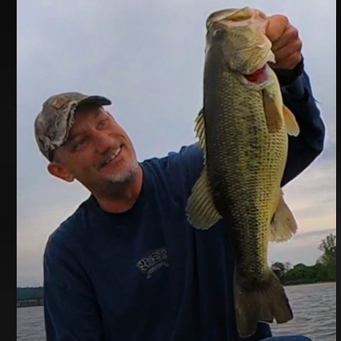 nowthatsafish's tweet photo. Cloudy vacation days are the best.
#topwater #cloudydays #vacationdays #largie #topwaterbassfiahing #largemouthbass #catchandrelease #dobynsrods #daiwareels #kvdsexydawg #bigfishbullies #bidassbass #upperchesapeakebay #lowersusquehannariver #perrypoint https://t.co/lRRJ5ry1JP
