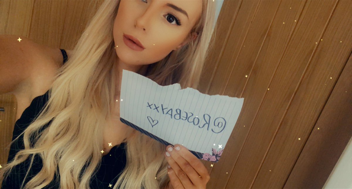 RoseBayxx's tweet photo. Finally done my verification, now who wants rinsed?😈😈 findom paypig https://t.co/WerFQLxurD