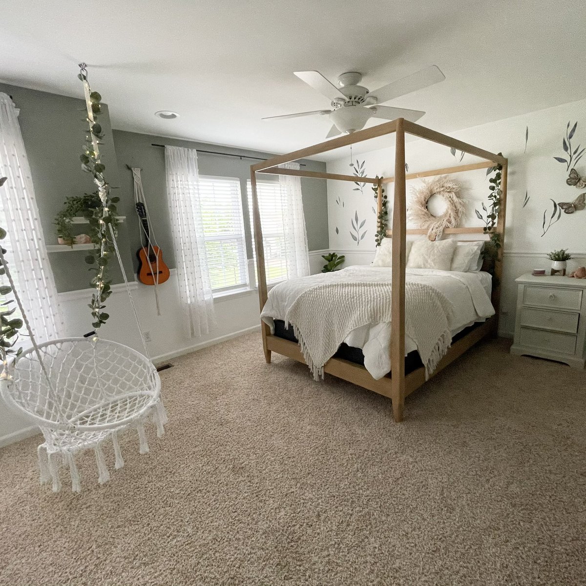 xoNikkiNielsen's tweet image. How long until my kids realize that I designed their rooms based off of @taylorswift13 Albums? Here we have Reputation, Lover + Folklore