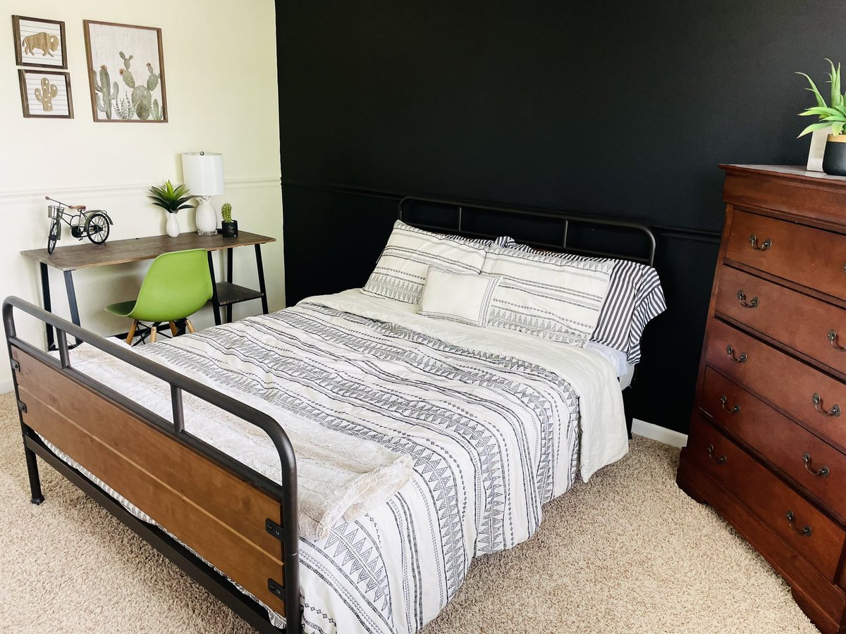 xoNikkiNielsen's tweet image. How long until my kids realize that I designed their rooms based off of @taylorswift13 Albums? Here we have Reputation, Lover + Folklore