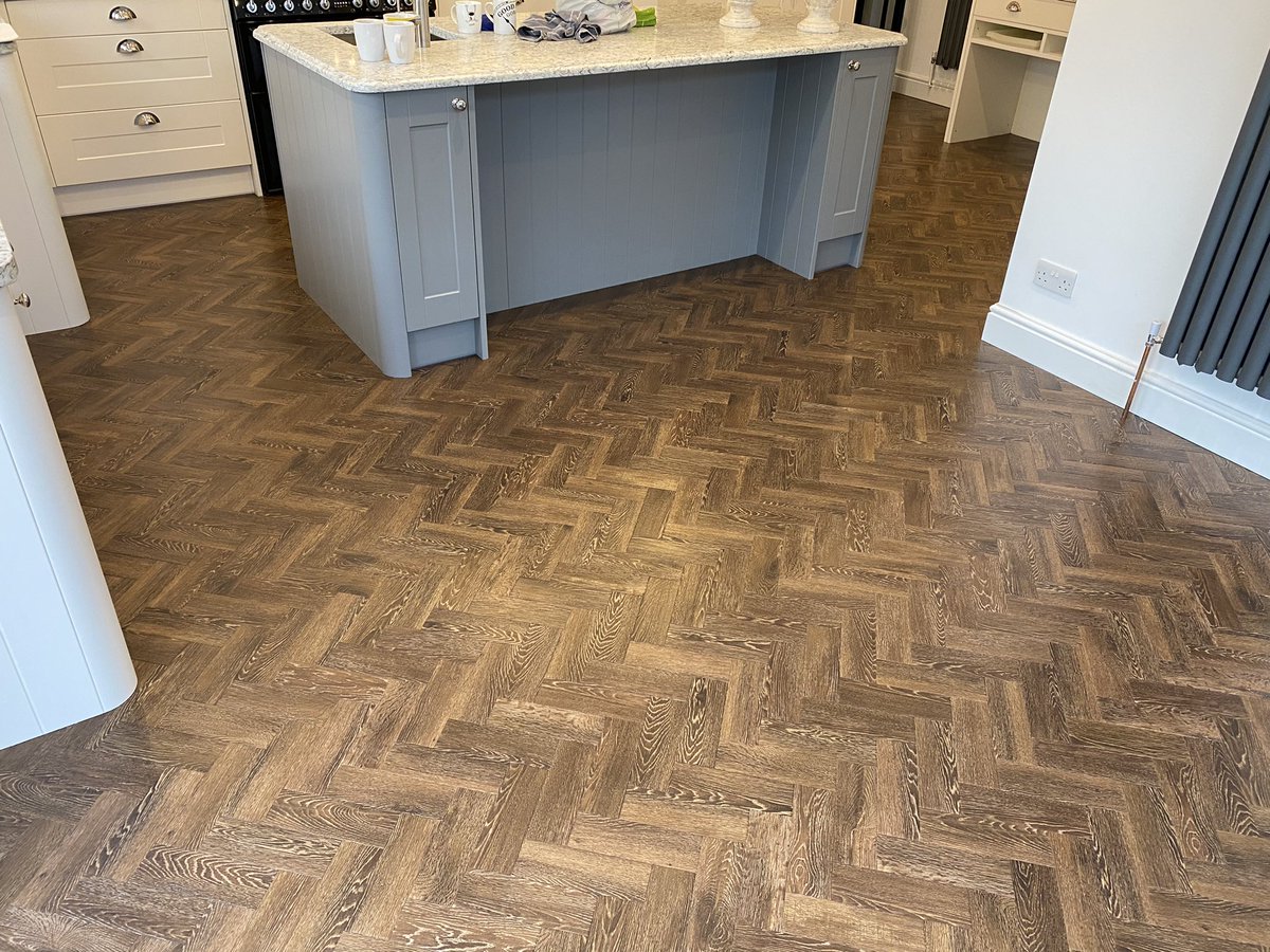 Kitchen completed using <a href="/KarndeanFloors/">Karndean Designflooring</a> Art Select parquet Sundown Oak installed on Karndean H.T adhesive