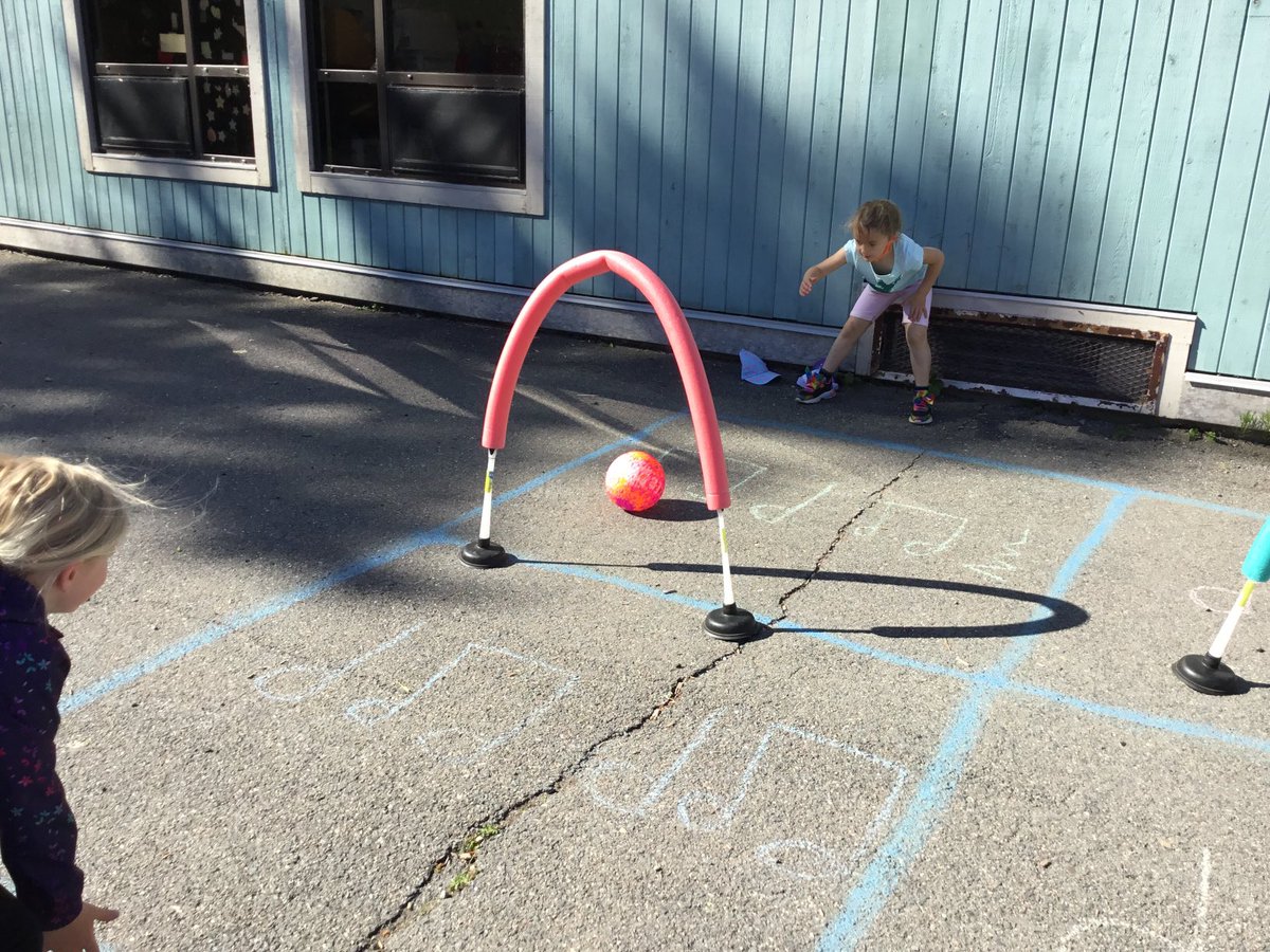 datl_ed's tweet image. Striking skills exploration on this sunny day. We simulated handball, table hockey, tetherball &amp;amp; golf (with a bowling pin instead of a long-handled implement). Students used their math skills to keep track of their own points. #physed #outsideisbest #crosscurricular