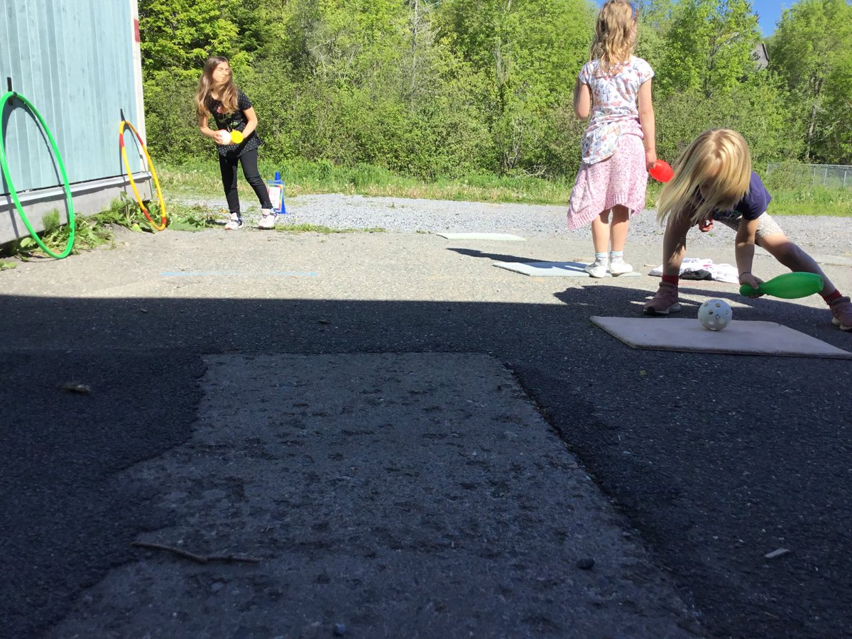 datl_ed's tweet image. Striking skills exploration on this sunny day. We simulated handball, table hockey, tetherball &amp;amp; golf (with a bowling pin instead of a long-handled implement). Students used their math skills to keep track of their own points. #physed #outsideisbest #crosscurricular