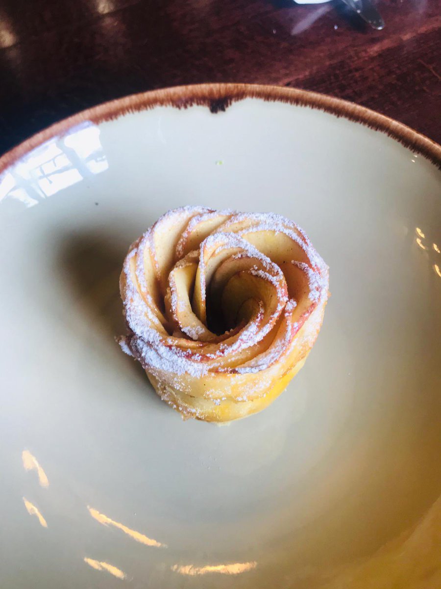 FiveBellsDevon's tweet photo. Experimenting with a new Apple dessert! Garnish to follow. #devonapple #vegandessert https://t.co/KEoFnN9Who