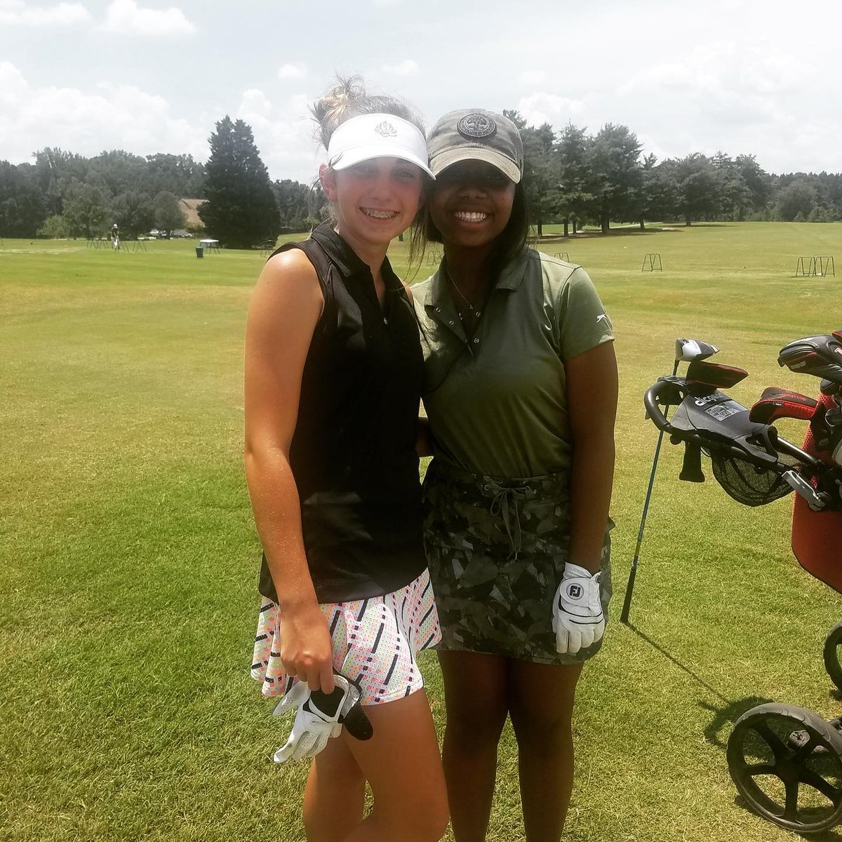 SCJGAGreenville's tweet photo. The SCJGA Greenville season is only 12 days away! If you have not already, sign up now! - https://t.co/AHdxZPMmIJ 
#golf #juniorgolf #scjga #summergolf #yeahthatgreenville https://t.co/RCKVgJFCj8
