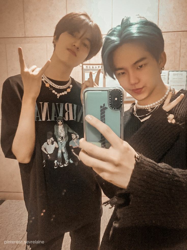 Happy birthday นะคร้ มีความสุขมากๆ ไม่ปวดหลัง หยุดเบียวที อยู่ชิปซอกฮุนด้วยกัรนานๆ น้องพาบสิน🎂✨