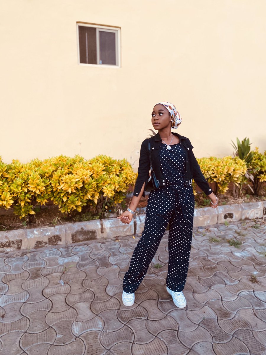 shaleywaaa's tweet photo. Stay classy. Styled by @sisishaleywa #Lfc21 https://t.co/494vi3EKpS