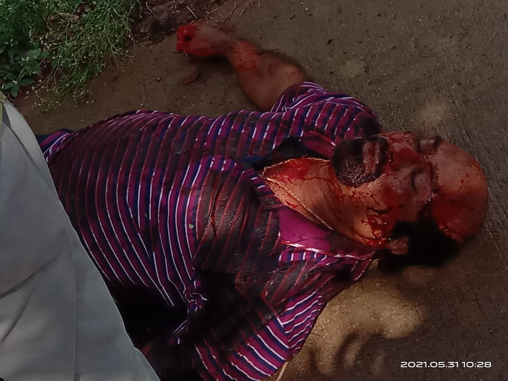 jayakatam's tweet photo. @narendramodi. Every day one brutal attack on doctors. The morale of young doctors is very low. We are not expecting flower showers or claps for our services during this pandemic, we just want  saftey. GOI must act soon. Otherwise doctors will be endangered species very soon. https://t.co/U0WcH969ww