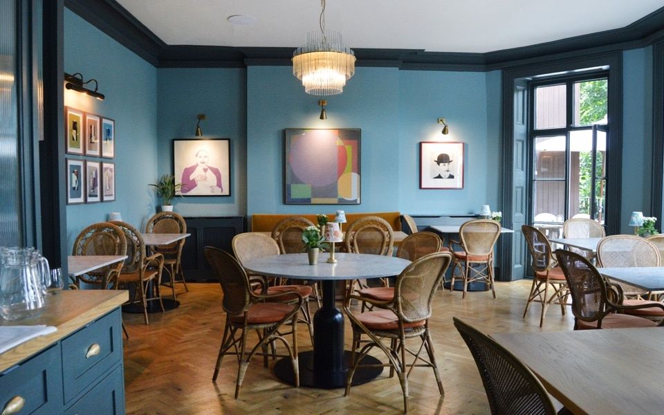 CityAM's tweet photo. Richmond and Hampton are perfect for a London 'micro-break'
Welcome to the era of the micro-break, where you don’t have to leave London to enjoy a rejuvenating holiday.
@steve_dinneen shows the way --> https://t.co/dMWMjUwnMl #Microbreak #Getaway #Break #Weekendbreak #holiday https://t.co/wxyHppPFwT