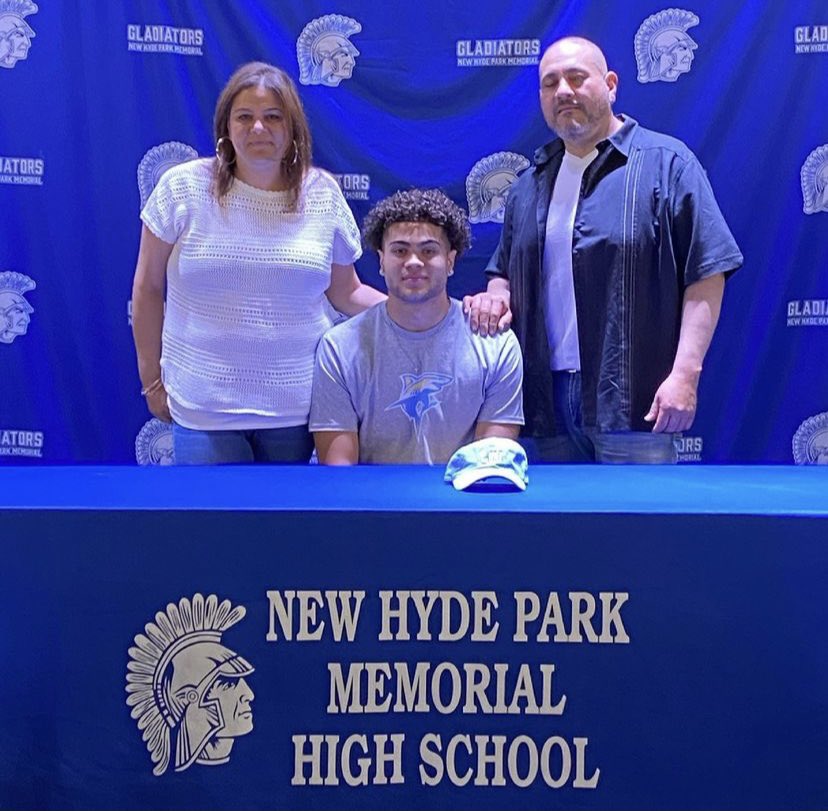 NHP_Football's tweet photo. Congratulations to class of 2021 TE/DL Kristos Fernandez on his commitment to Long Island University to play football! @LIUSharksFB A fantastic young man with a bright future! #Postboyz #NHPFooball https://t.co/pl4bbMI8Jg