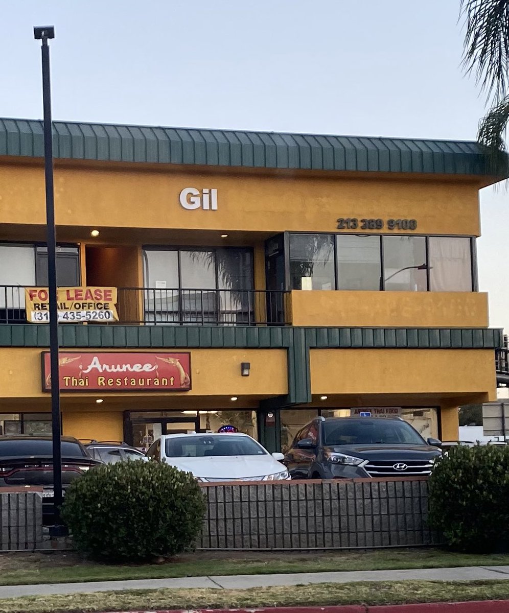 Ryan_Walner's tweet photo. Me: “Alright Gil, I found a spot you can hide for a while. Just lay low and nobody will find you.”

Fucking Gil: https://t.co/EIi9wEy27E