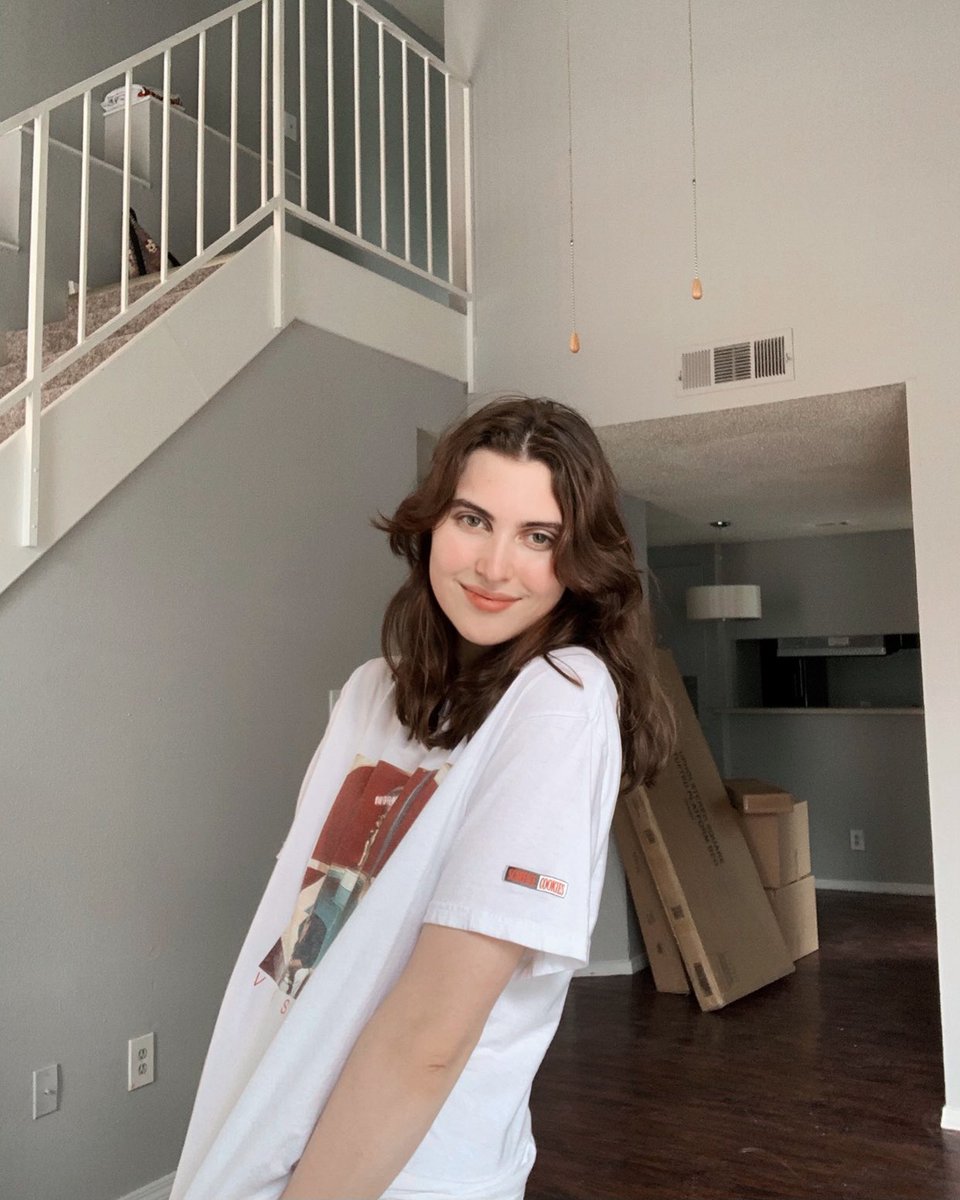 moudyashley's tweet photo. gotta love that new apartment smell https://t.co/MINklJmHN9