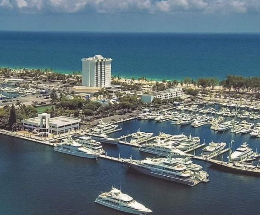 yachtstops's tweet photo. We'll see you this Sunday, June 6th at @BahiaMarFTL Marina!  Weather and vibes will be what we're all looking for.  Stand up #FTLauderdale!  Show's at 7pm w/ pre-party beforehand.  #yachtstops #angelynmusic https://t.co/actxXsgkSE