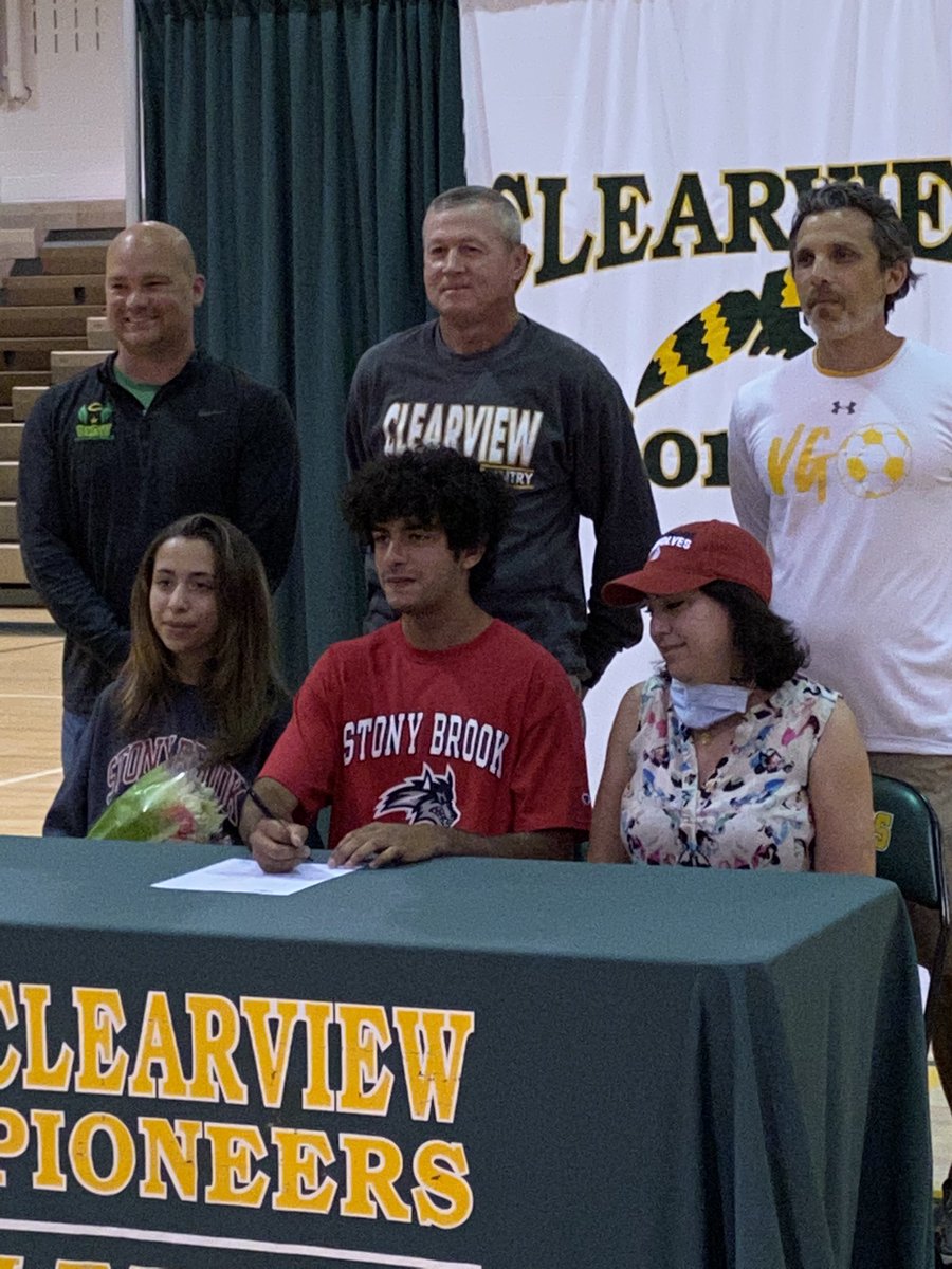 ViewGirlsTrack's tweet image. CONGRATS Anas and @ViewBoysTrack !! 💚💛
@stonybrooku