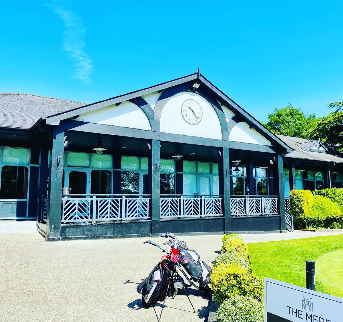evolve2evolve's tweet photo. It was a #fantastic to be #outout for a #business #meeting today at the #amazing @LifeatMere - #awesome #sunshine #beautiful #view #tasty #lunch - and great company to be in too xx #meerkat #golf #spa #sharedservices #apprenticeship @ssforumuk #IFOL https://t.co/IkdQPlOxys