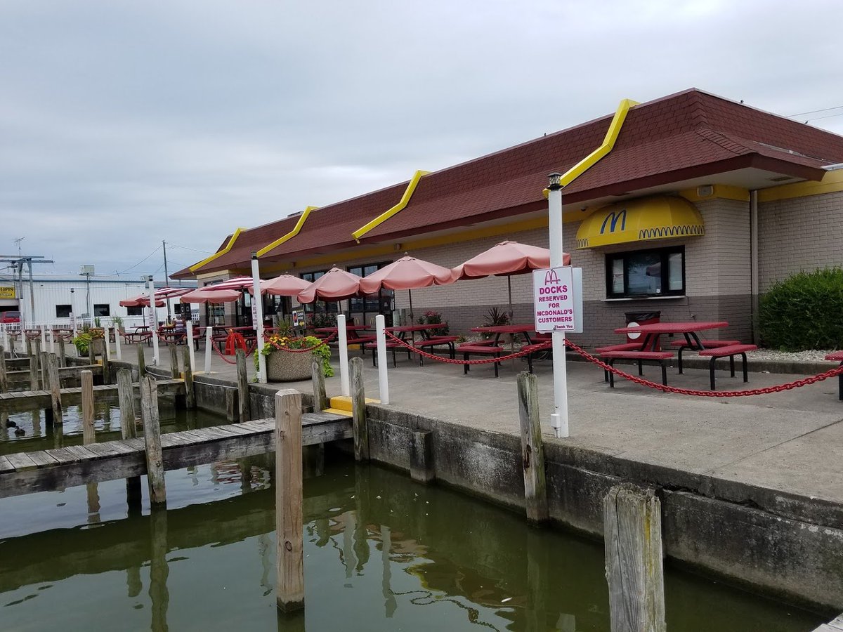 nonstandard mcdonald's tweet media