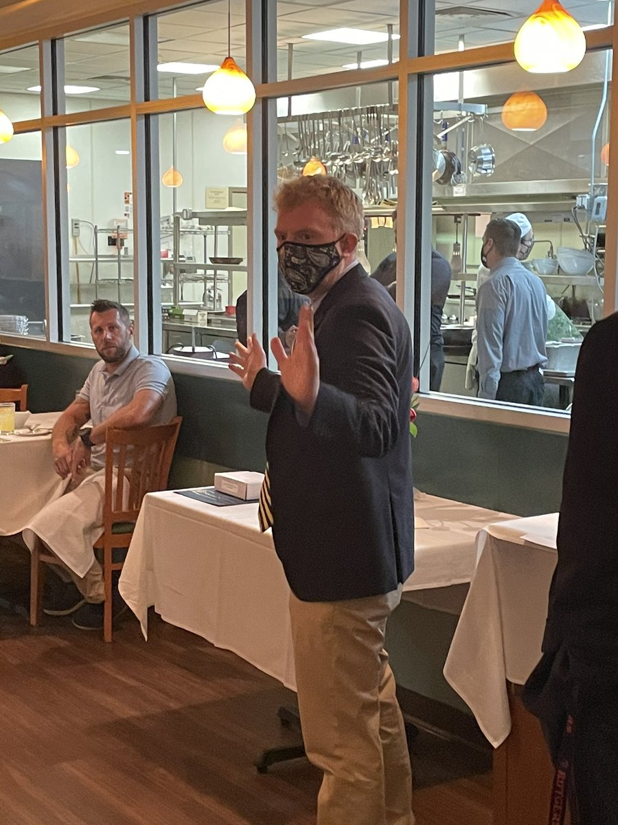 Ms. Fitz’s photography students get out of the classroom to conduct some field work! Thank you for covering our Teacher of the Year luncheon today! @make_art_chs <a href="/MeganLabas/">Megan Labas</a> <a href="/cford/">Dr. Charles R. Ford</a>