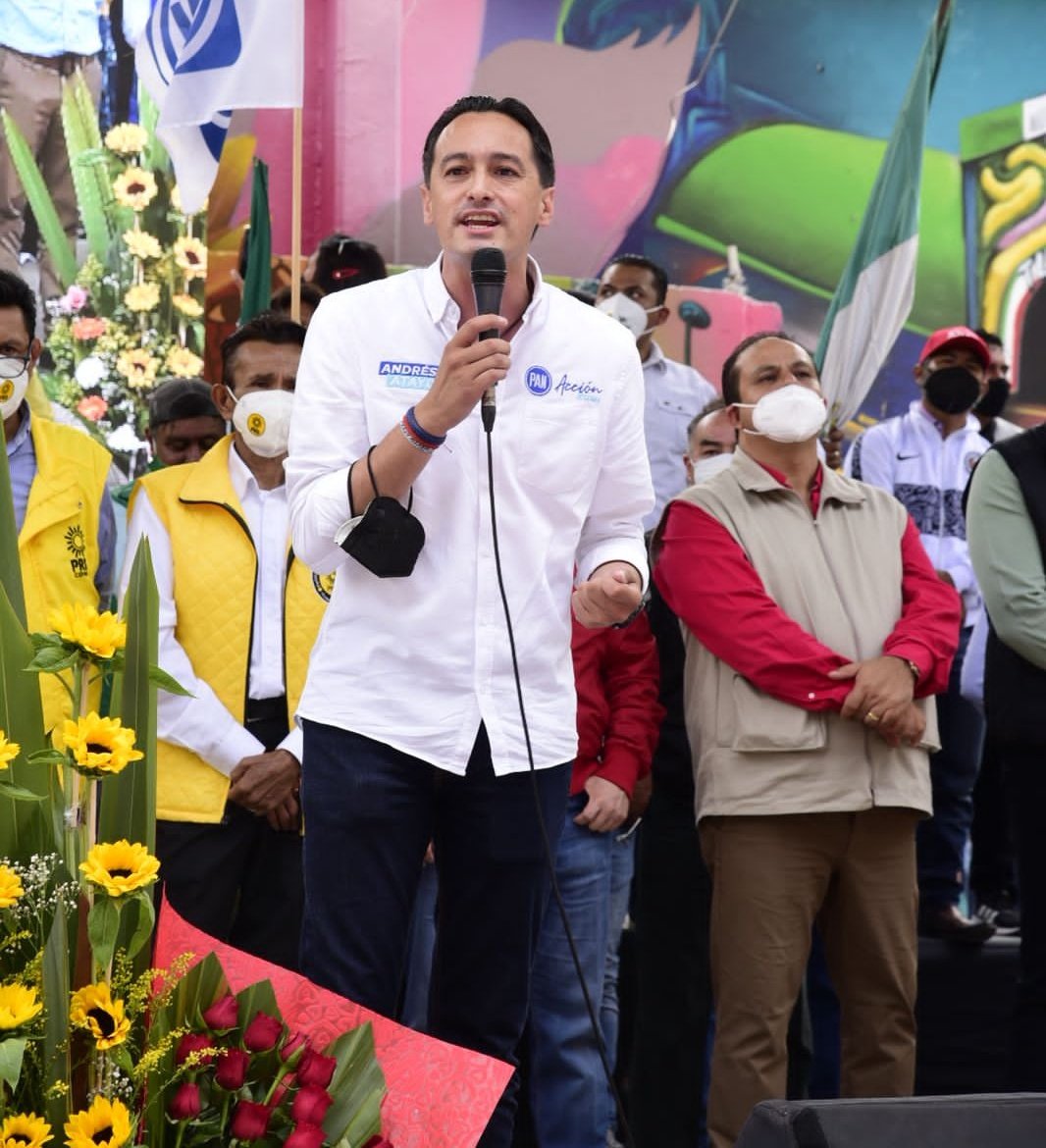 PAN_CDMX's tweet photo. Hoy en el cierre de campaña de @DuranPorTlahuac el Presidente @AAtaydeR llamó a las y los tlahuaquenses a votar para que el próximo 6 de junio, “salgamos a ganar porque la ciudad está por cambiar”. #SíHayDeOtra https://t.co/lUFZ3RL2Yf