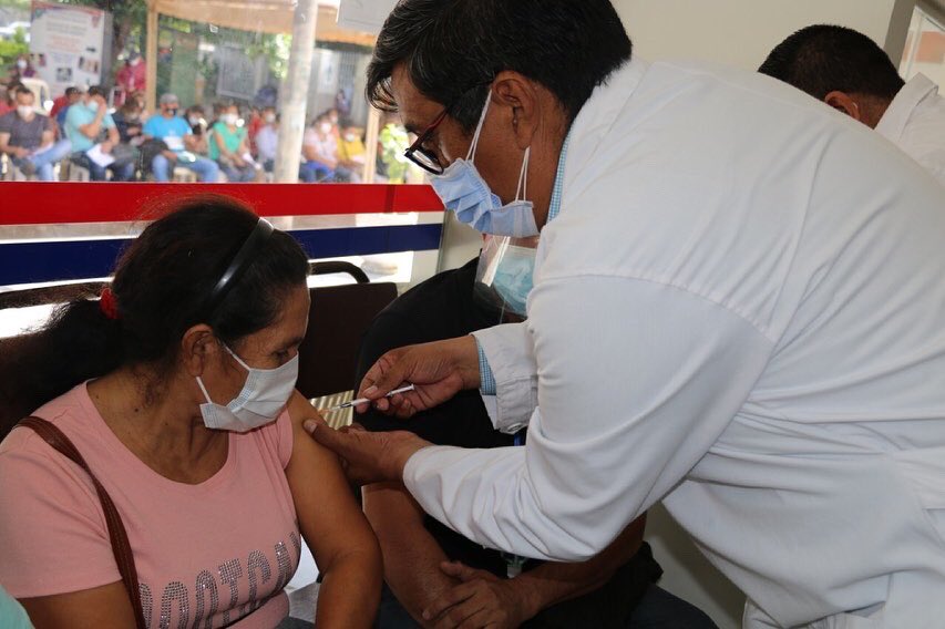 SEDES_SantaCruz's tweet photo. SEDES, iniciará la vacunación con 2das dosis de la vacuna Sinofharm, en el mismos Puestos de Vacunación donde recibieron la 1ra inoculación. https://t.co/YHflTdgIk5