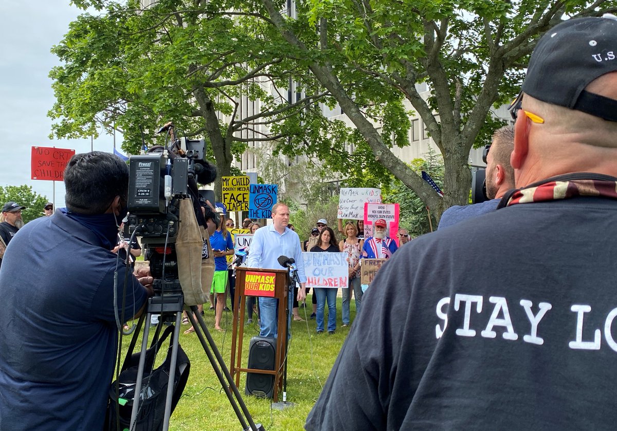 LeeMZeldin's tweet photo. If Gov. Cuomo would Follow the Science AND Follow Common Sense, he would lift the mask mandate on NY's kids TODAY. They have sacrificed enough developmentally, mentally, emotionally, &amp; physically this past year. TY to all who came out to Hauppauge today to #Unmaskourkids! https://t.co/V35k8uknpg
