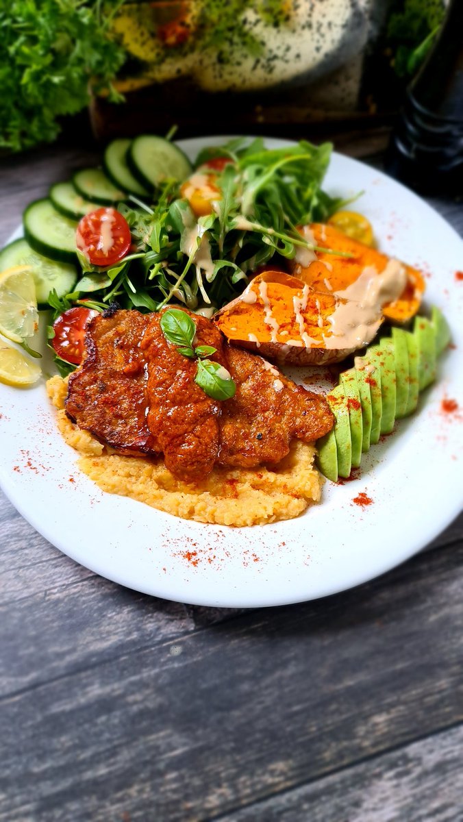 Aaronvegan's tweet image. No Chicken Fillet with Pureed Red Lentils &amp;amp; Sun Dried Tomato.

I've gone a bit posh with this dinner 😆.

I'm brewing my first ever kombucha drink Using @fair_ment kit. Gotta wait 7 days until its ready.

#kombuchakit #vegantwitter #fermentedtea