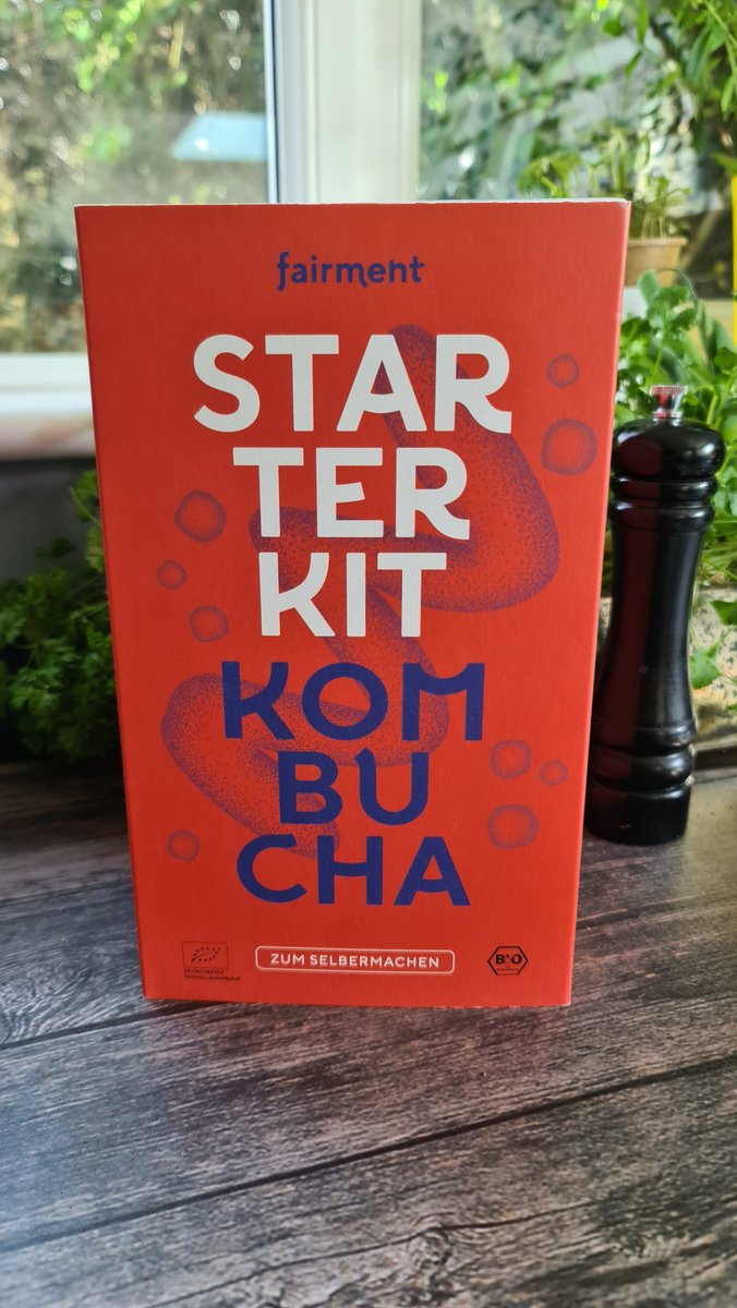 Aaronvegan's tweet image. No Chicken Fillet with Pureed Red Lentils &amp;amp; Sun Dried Tomato.

I've gone a bit posh with this dinner 😆.

I'm brewing my first ever kombucha drink Using @fair_ment kit. Gotta wait 7 days until its ready.

#kombuchakit #vegantwitter #fermentedtea