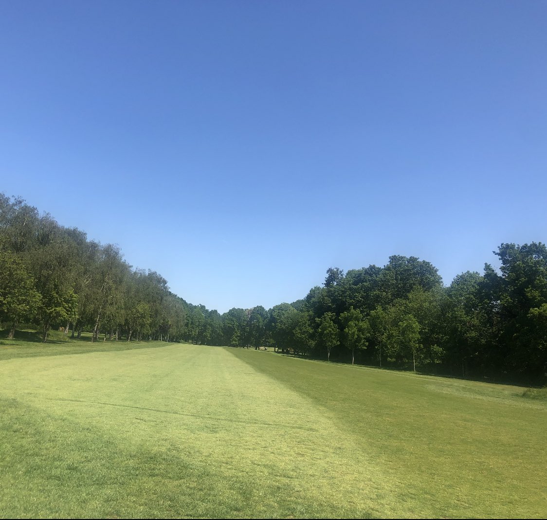 Greens got verti cut this morning, growth regulator starting tomorrow To improve density of sward and slow down growth a touch. A light scarify, sarel roll and sand dress next week. Fairways Progressing nicely 👌<a href="/LangleyParkGC/">Langley Park GC</a> <a href="/ianajordan/">Jordans</a>