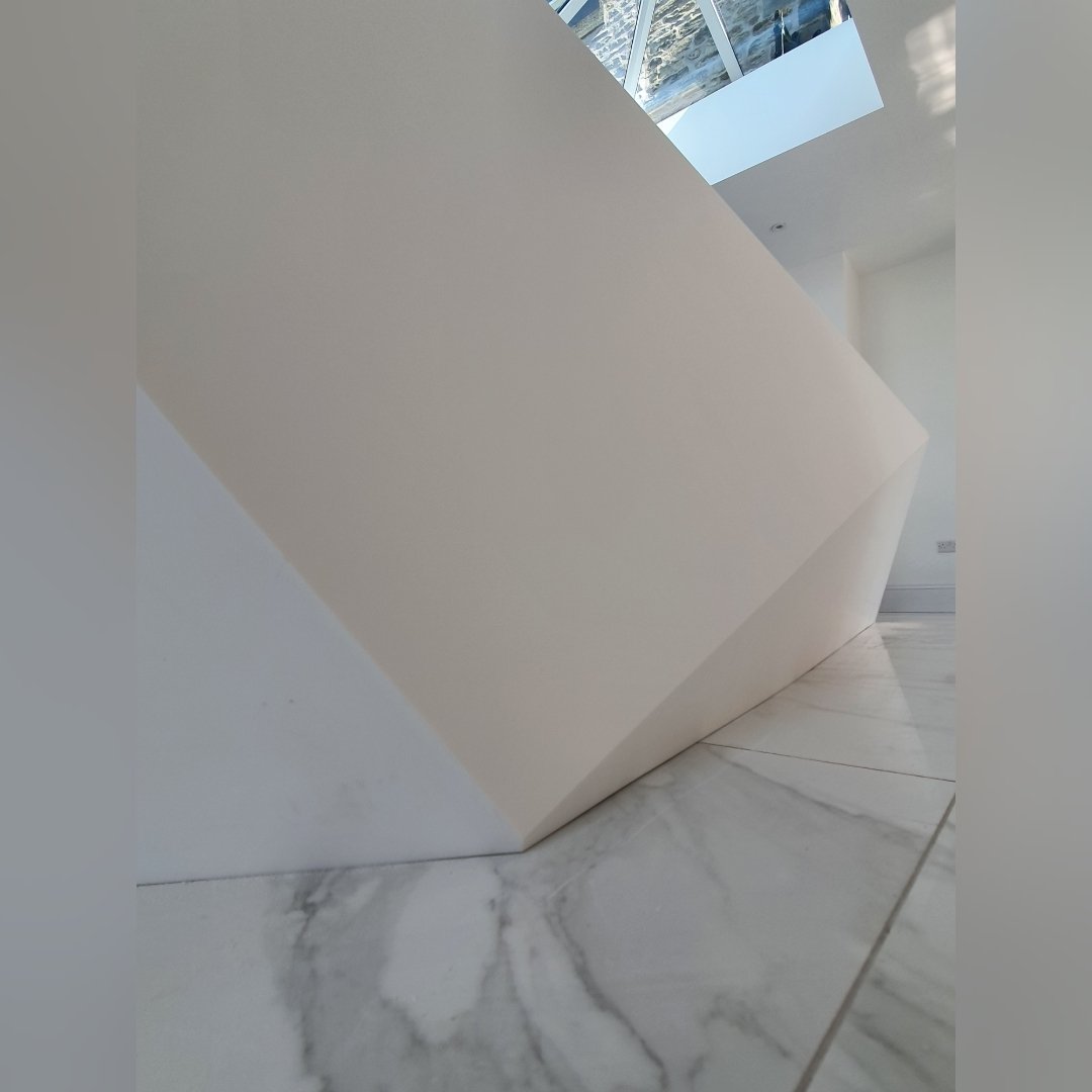 HawdonSurfaces's tweet image. We would like to introduce you to this absolute Beauty!... or should I say Beast as it is almost 4 metres in length and weighs an absolute tonne! 👀😍

#HawdonWorkSurfaces #SolidSurface #Seamless #Bespoke #Staron #LuxuryWorktops #LuxuryKitchen